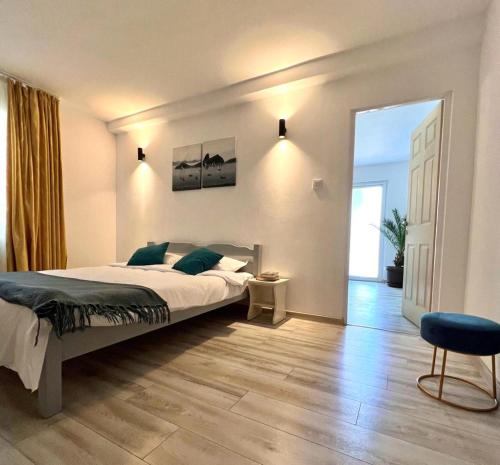 Llit o llits en una habitació de House75