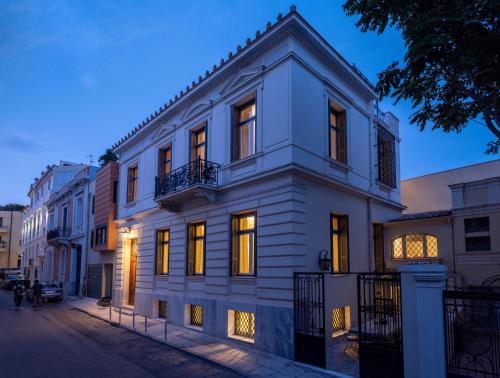 Acropolis Whitehouse Mansion in Plaka by JJ Hospitality