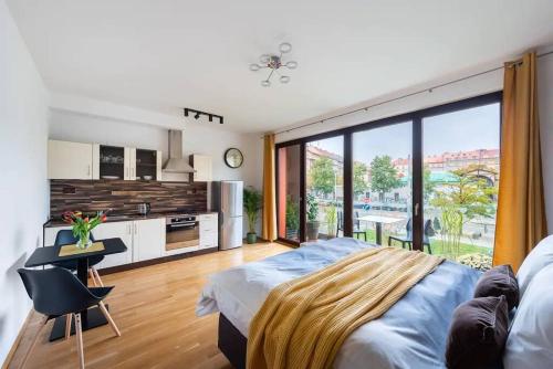 Apartment w/ free garage parking