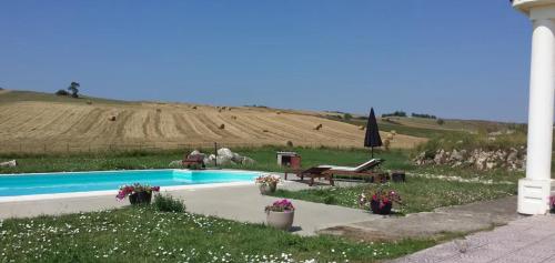 Swimming pool sa o malapit sa Villa Calitri Luxury pace ed eleganza