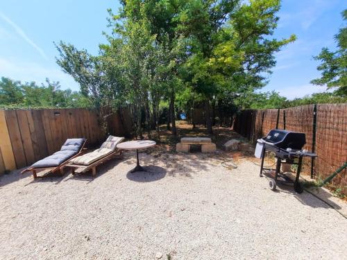 adorable guest house avec jardin et parking privatif