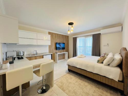 Dapur atau dapur kecil di Luxurious Sea View Studio