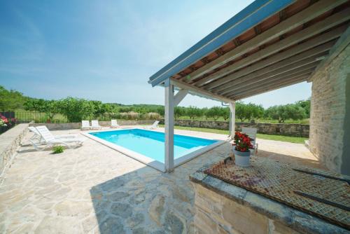 House Glory – Photos 2
