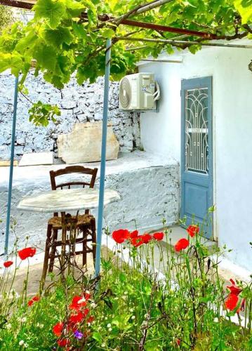 Gallery image of Stylish Vathy Studio with Sea View in Vathi, Ithaka