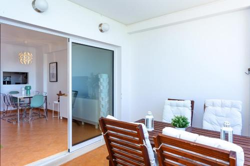 Cabanas Sea View APT in Golden