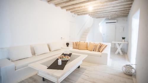 Gallery image of Elia Spirit Villas and Suites by Live&Travel in Elia Beach