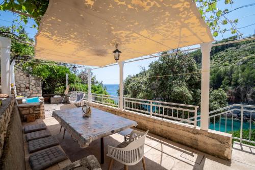 Secluded fisherman's cottage Cove Bratinja Luka, Korcula - 12599