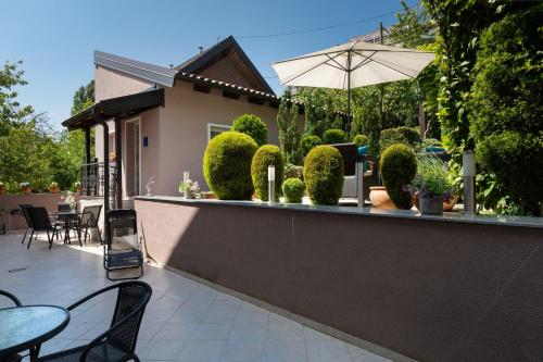 Apartments with a parking space Zagreb - 20115