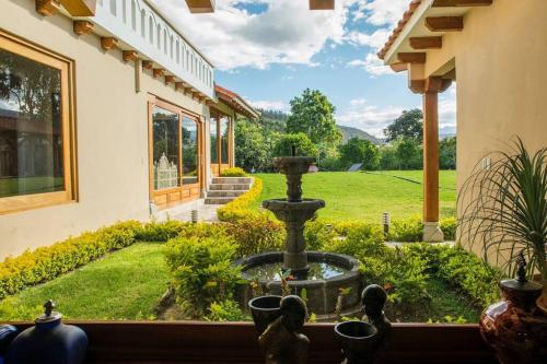 Zahrada ubytování Lujosa Casa Guayllabamba - Gym Jacuzzi Piscina