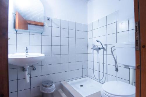 Kúpeľňa v ubytovaní Apartment Liolios #7