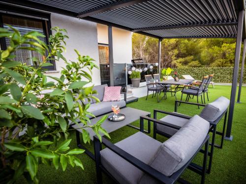 My Adriatic Place with private garden and garage