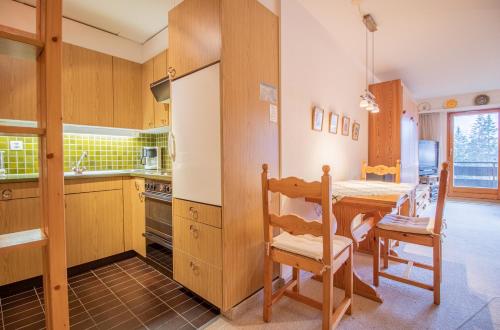 Rehwiesa C24 - Alpenstudio mit Weisshornblick - Hallenbad-by Arosa Stay