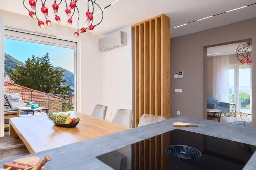 New & Stunning Views in Luxury 5* Divona Apartment