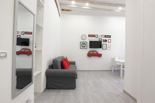 Just Urban Stays - Stylish 1BR in City Center - Balcony and Metro M2 M4