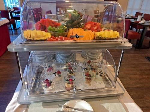 Makanan di atau berdekatan hotel