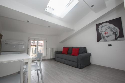 Just Urban Stays - Impressive 1BR Penthouse in City Center - Metro M2 M4
