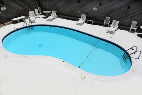 Výhľad na bazén v ubytovaní Blue Marlin Motel alebo v jeho blízkosti