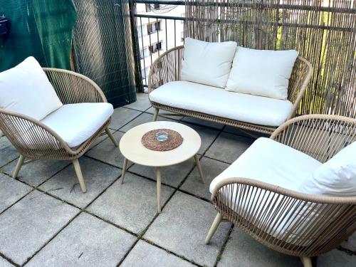 Posezení v ubytování Dachgeschosswohnung mit kostenlosem Parkplatz und Internet!