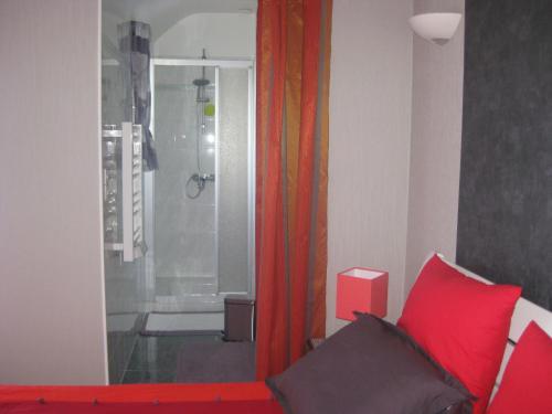 Phòng tắm tại Aux Portes de Rennes Ch. d'hôtes