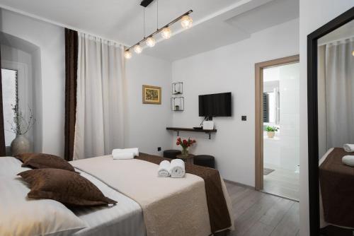 Palace Penthouse with Terrace in Split Centre Old Town