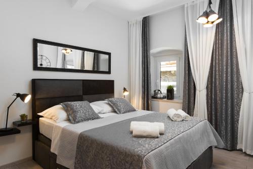 Palace Penthouse with Terrace in Split Centre Old Town