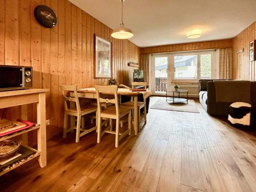 TV a/nebo společenská místnost v ubytování Beautiful apartment in Zermatt with a breathtaking view of the Matterhorn