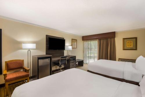 Katil atau katil-katil dalam bilik di Best Western Prairie Inn & Conference Center