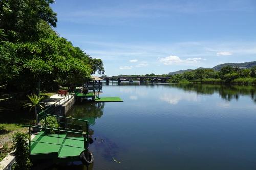 WEST WONDER RIVERSIDE RESORT – Photos 2