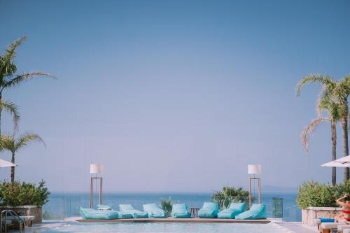 Bazén v ubytování Empire Beach Resort ADULTS ONLY nebo v jeho okolí