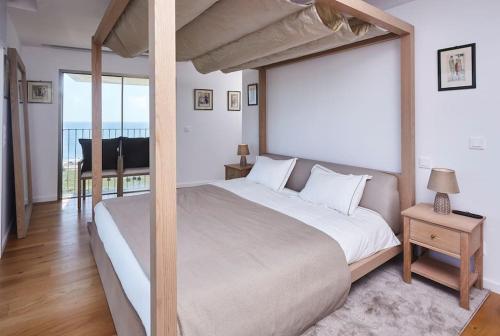 Postel nebo postele na pokoji v ubytování Porto Ocean flat