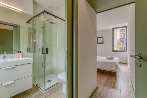 Vonios kambarys apgyvendinimo įstaigoje Travel and Live Apartments