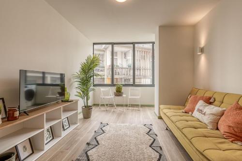 Travel and Live Apartments