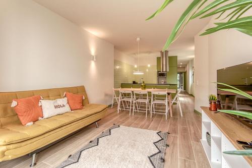 Travel and Live Apartments
