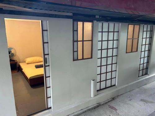 Little John’s Town Inn