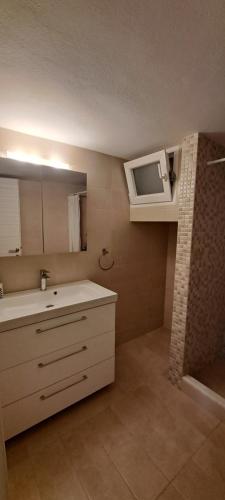Lila Central Apartment 5 Min Walk to Port and Beach