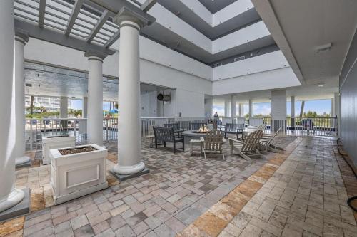 Direct OCEANFRONT- King Bedroom- AMAZING VIEWS/Pools/Hot Tubs/Beach Access/Golf photo 10