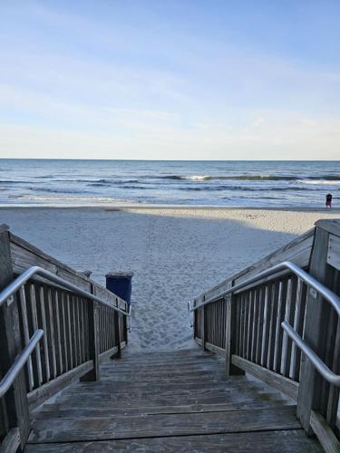 Direct OCEANFRONT- King Bedroom- AMAZING VIEWS/Pools/Hot Tubs/Beach Access/Golf photo 16