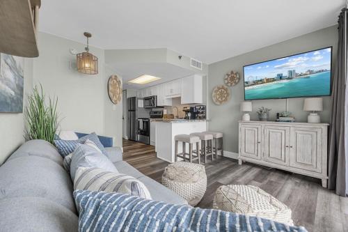 Direct OCEANFRONT- King Bedroom- AMAZING VIEWS/Pools/Hot Tubs/Beach Access/Golf photo 38