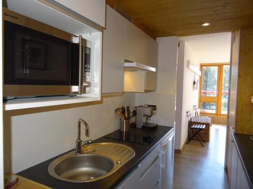 Studio rénové pour 4 pers, balcon sud-ouest, Arc 1800 - FR-1-411-632