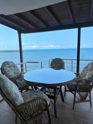 Trabzon 4 storey Villa-House by the sea - Denize sıfır 4 katlı müstakil Villa - Ev
