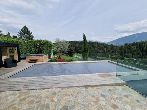Bazén v ubytování Bella Flocon appartements min 2 Nights Special weekly and monthly prices nebo v jeho okolí
