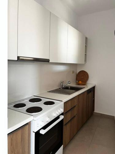 Gallery image of Cosy apartment near the port in Gavrion