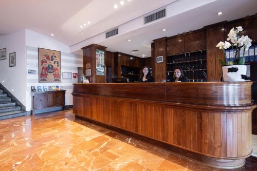 Ο χώρος του λόμπι ή της ρεσεψιόν στο Hotel Laurin