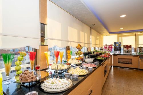 Jídlo v hotelu nebo okolí