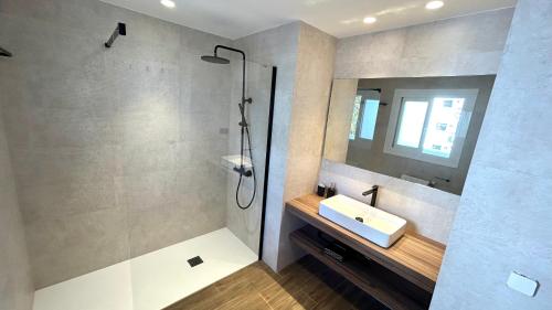 Kúpeľňa v ubytovaní Casa con Jardín y Piscina Comunitaria