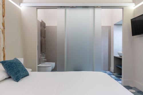 Biuti Suite Apartment photo 24