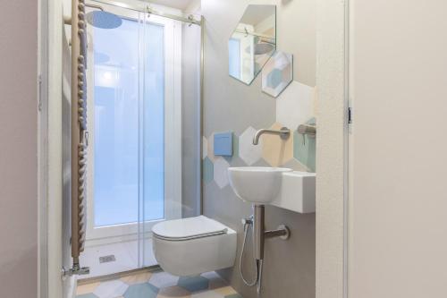 Biuti Suite Apartment photo 27