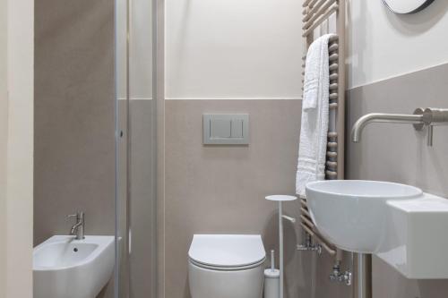 Biuti Suite Apartment photo 28
