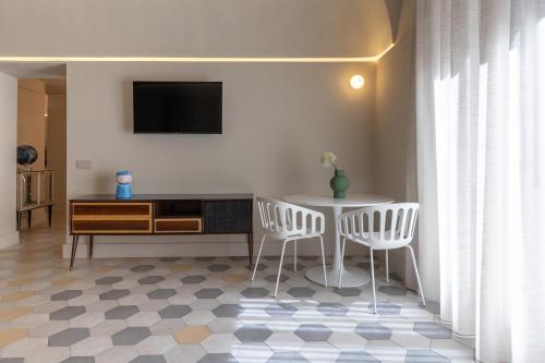 Biuti Suite Apartment photo 35