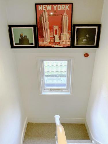 Stylish 2-bedroom Townhouse next to Brighton Station photo 18